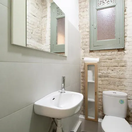 Marina Sagrada Familia Apartment *