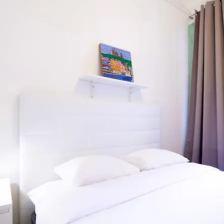 Marina Sagrada Familia Apartment Barcelona