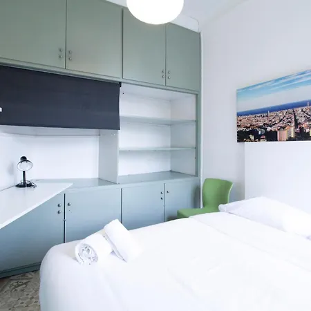 Marina Sagrada Familia Apartment *